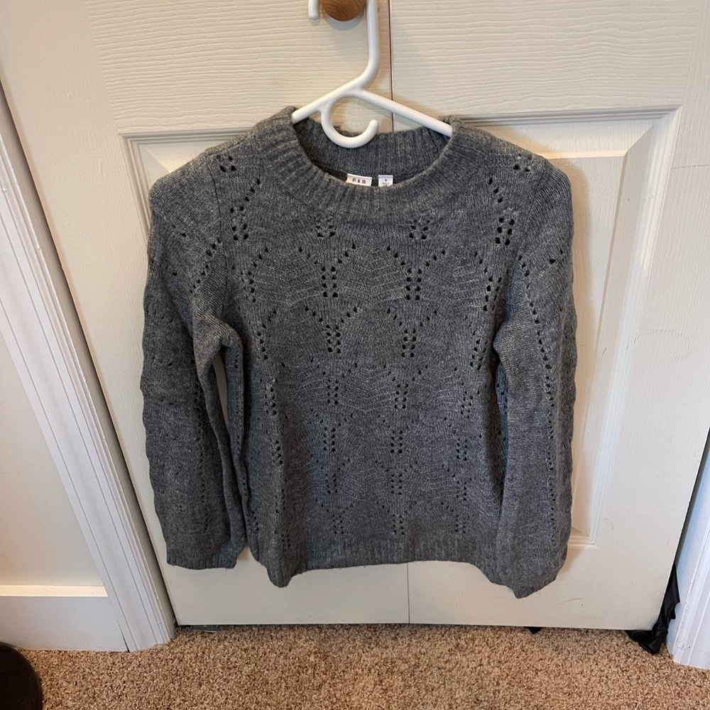 Gap sweater size S